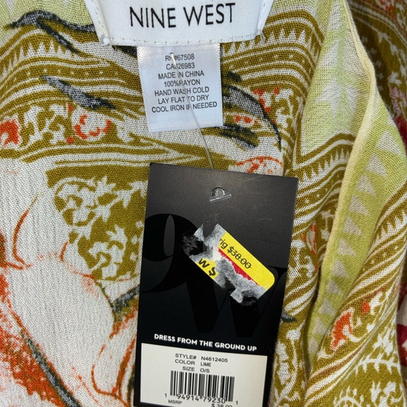 Nine West - Sketch Blooms Ruana - Picture 7 of 7